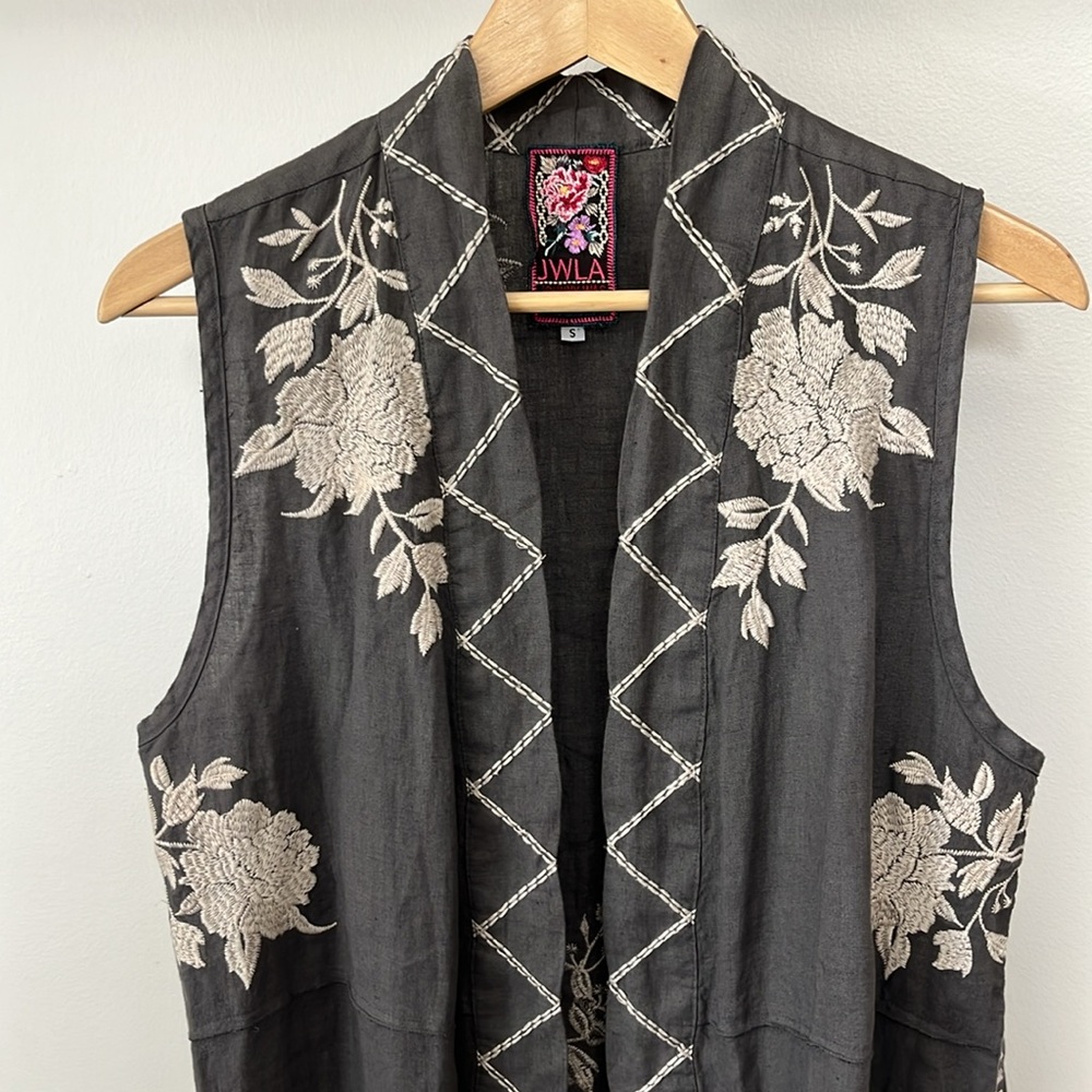 Johnny Was Taupe Sleeveless Vest with Beige Embroidery Sz S